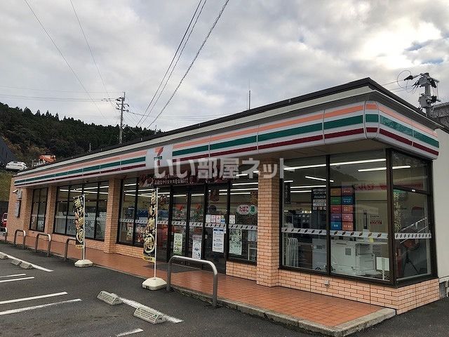 近くのセブンイレブン 水俣ひばりケ丘店まで761m（徒歩10分）