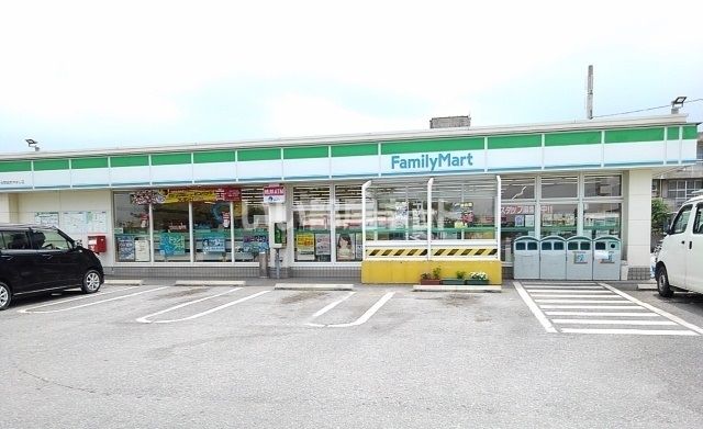 近くの沖縄ファミリーマート 与那城あやはし店まで2,005m（徒歩26分）