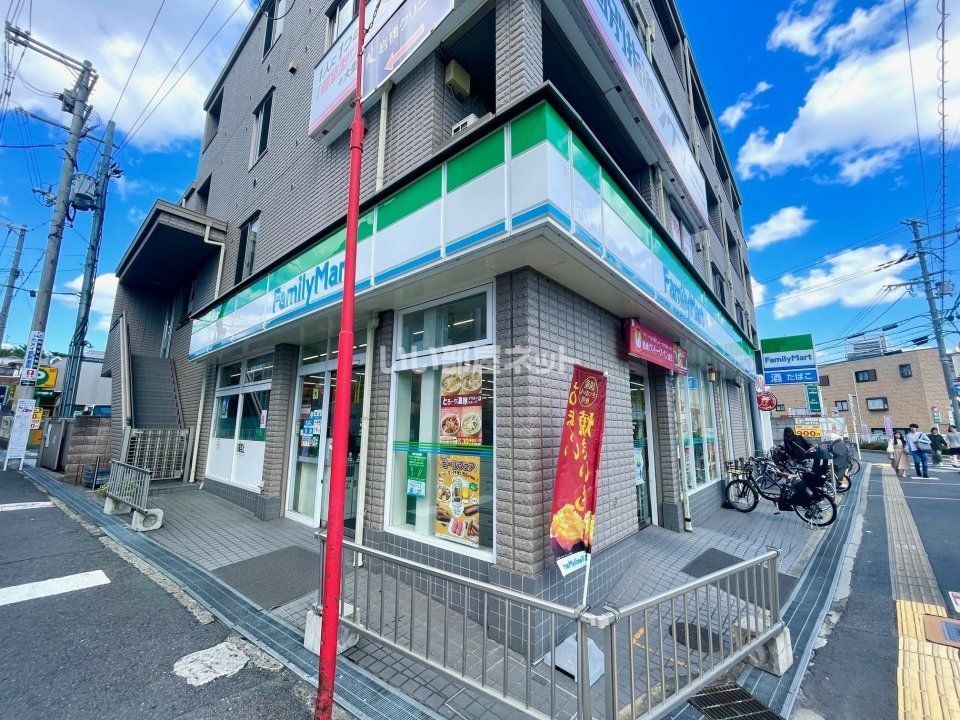 近くのファミリーマート 豊津駅前店まで831m（徒歩11分）