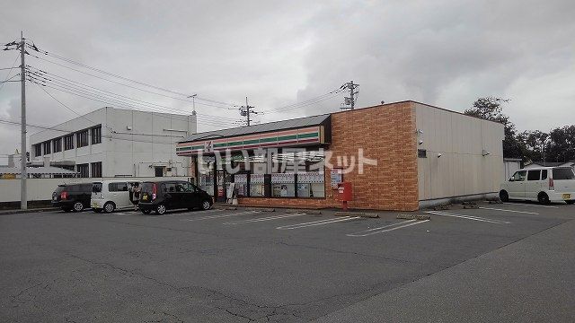 近くのセブンイレブン 三和仁連店まで1,170m（徒歩15分）