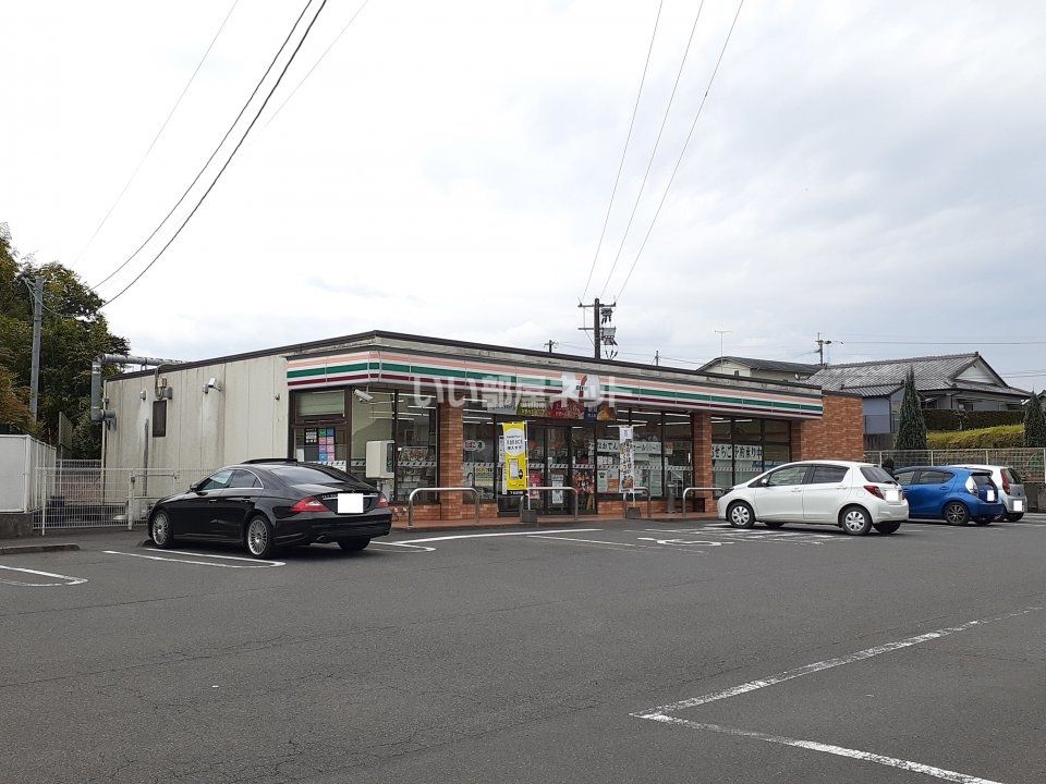 近くのセブンイレブン都城下長飯店まで986m(徒歩13分)