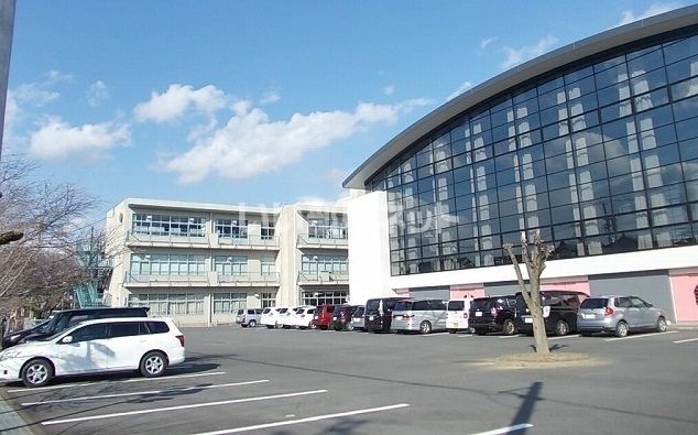 近くの北方町立北方小学校まで685m(徒歩9分)