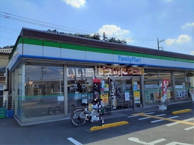 近くのコンビニまで440m（徒歩6分）