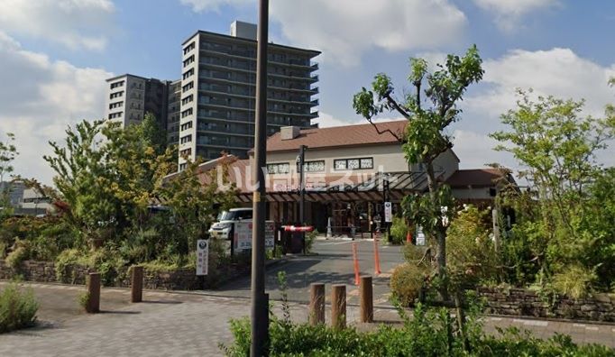 近くの飲食店まで176m（徒歩3分）