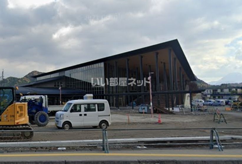 近くの宇佐市役所安心院支所まで755m（徒歩10分）