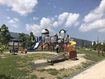 近くの玖珠町総合運動公園陸上競技場まで1,888m（徒歩24分）