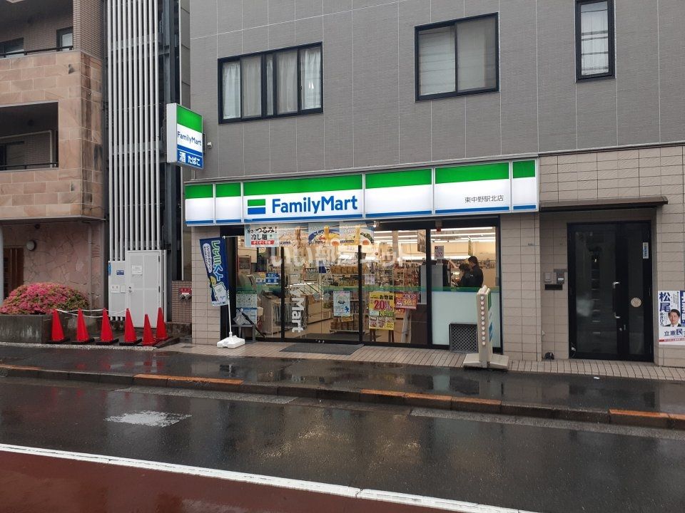 近くのコンビニまで114m（徒歩2分）