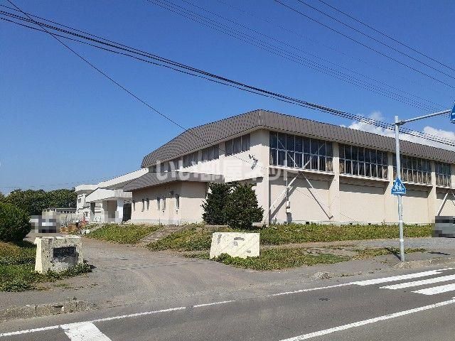 近くの伊達市立東小学校まで1,151m(徒歩15分)