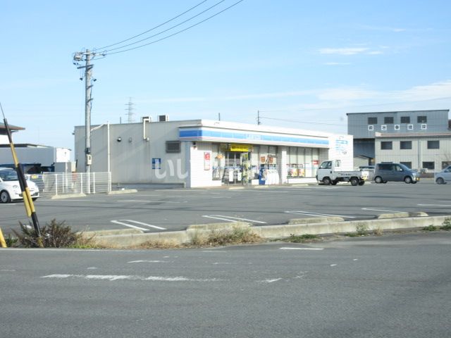 近くのコンビニまで1,225m（徒歩16分）