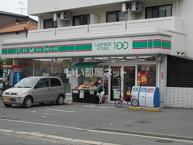 近くのコンビニまで412m（徒歩6分）