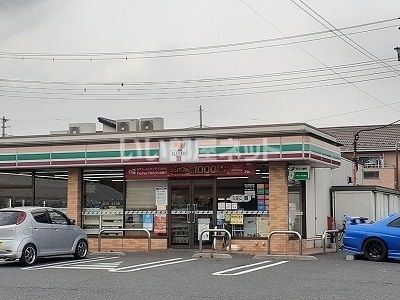 近くのコンビニまで511m（徒歩7分）
