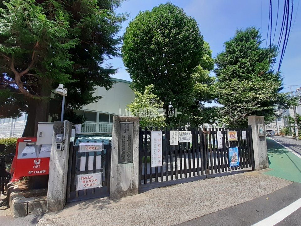 近くの幼稚園・保育園まで551m（徒歩7分）