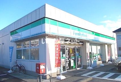 近くのファミリーマート 小田原中村原店まで79m（徒歩1分）