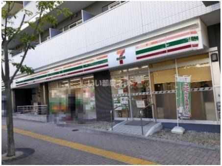 近くのコンビニまで388m（徒歩5分）