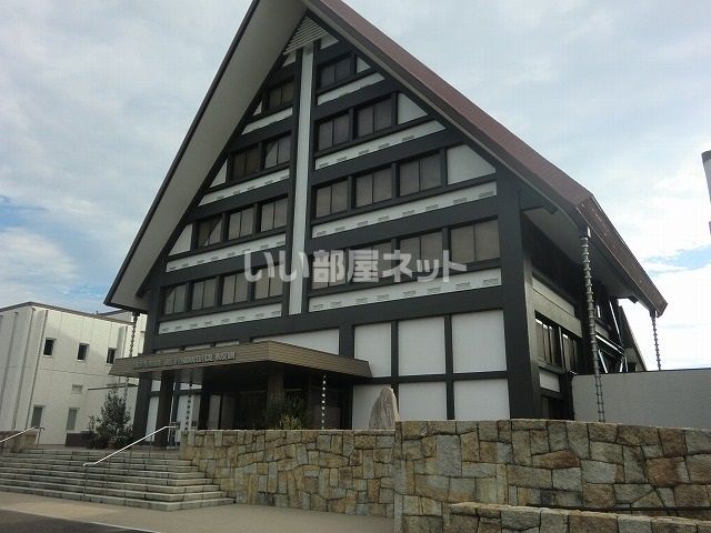 近くに内藤記念くすり博物館あり