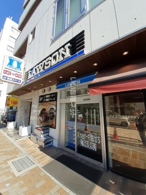 近くのコンビニまで155m（徒歩2分）