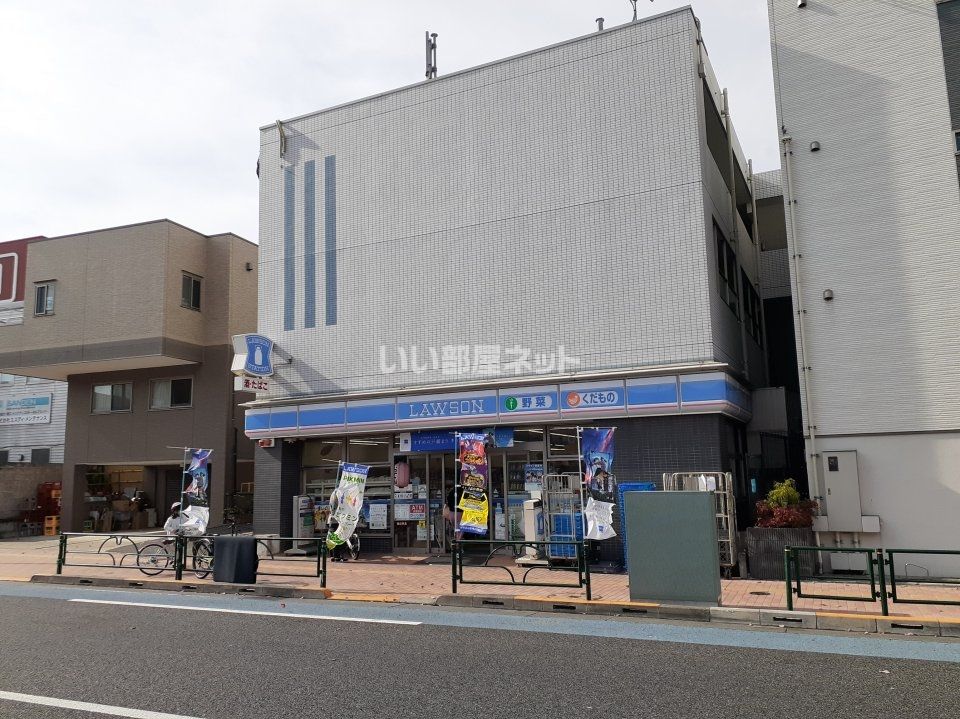 近くのコンビニまで1,740m（徒歩22分）