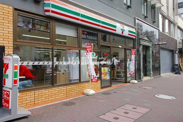 近くのセブンイレブン神戸中山手通1丁目店まで169m（徒歩3分）