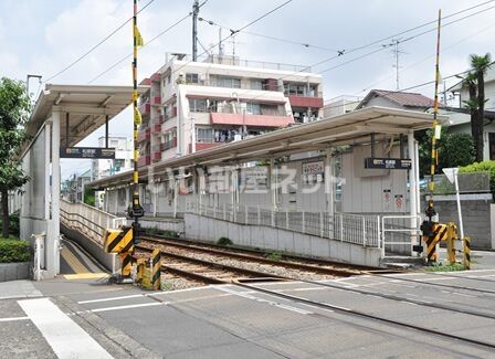 近くの施設まで924m（徒歩12分）