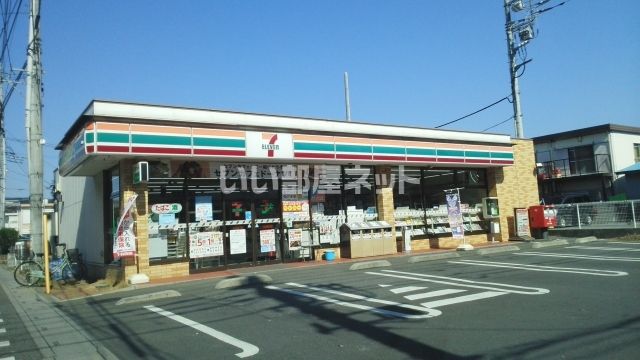 近くのコンビニまで80m（徒歩1分）