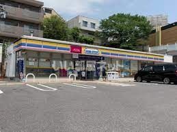 近くのミニストップ 名古屋東山元町店まで112m（徒歩2分）