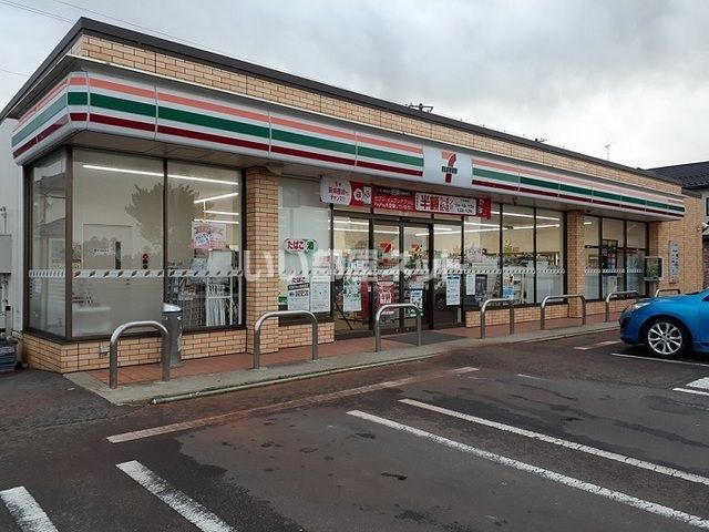 近くのセブンイレブン下越京ヶ瀬店まで189m（徒歩3分）