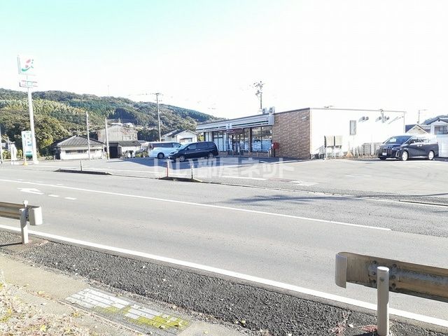 近くのセブンイレブン 飯盛開店まで887m（徒歩12分）