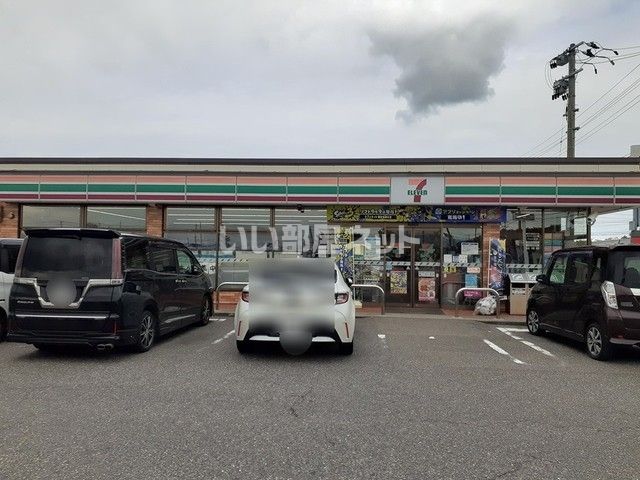 近くのコンビニまで2,507m（徒歩32分）