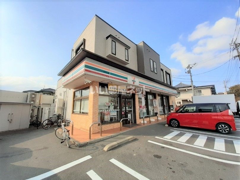 近くのセブン-イレブン 福岡野芥2丁目店まで229m（徒歩3分）