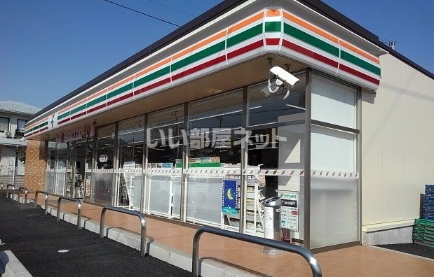 近くのセブンイレブン 富士市浅間上町店まで710m(徒歩9分)