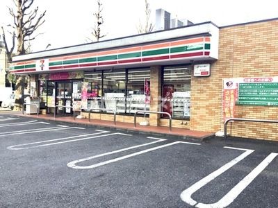近くのコンビニまで506m（徒歩7分）