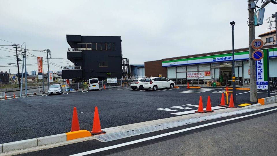 近くのコンビニまで1,804m（徒歩23分）