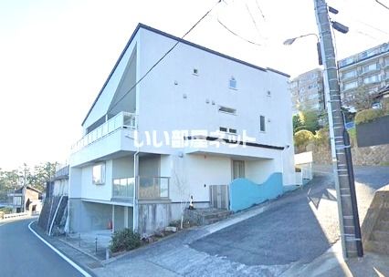 近くのインク瓶美術館まで2,121m(徒歩27分)
