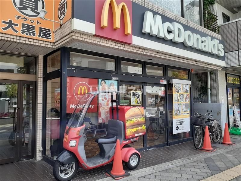 近くの飲食店まで1,137m（徒歩15分）
