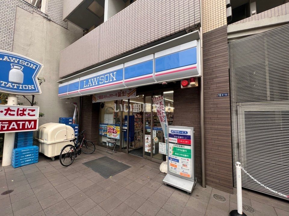 近くのコンビニまで2m（徒歩1分）