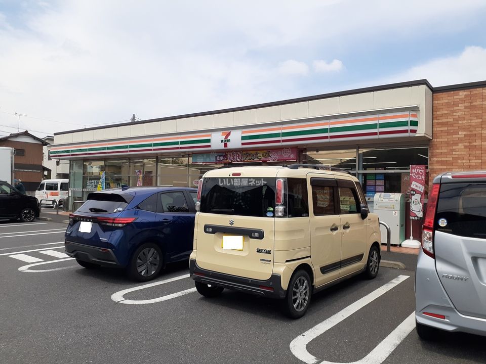 近くのコンビニまで110m（徒歩2分）