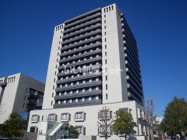 近くの役所まで1,256m（徒歩16分）