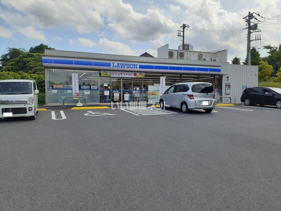 近くのコンビニまで678m（徒歩9分）