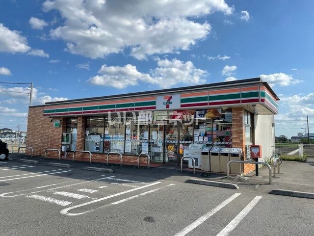 近くのコンビニまで405m（徒歩6分）