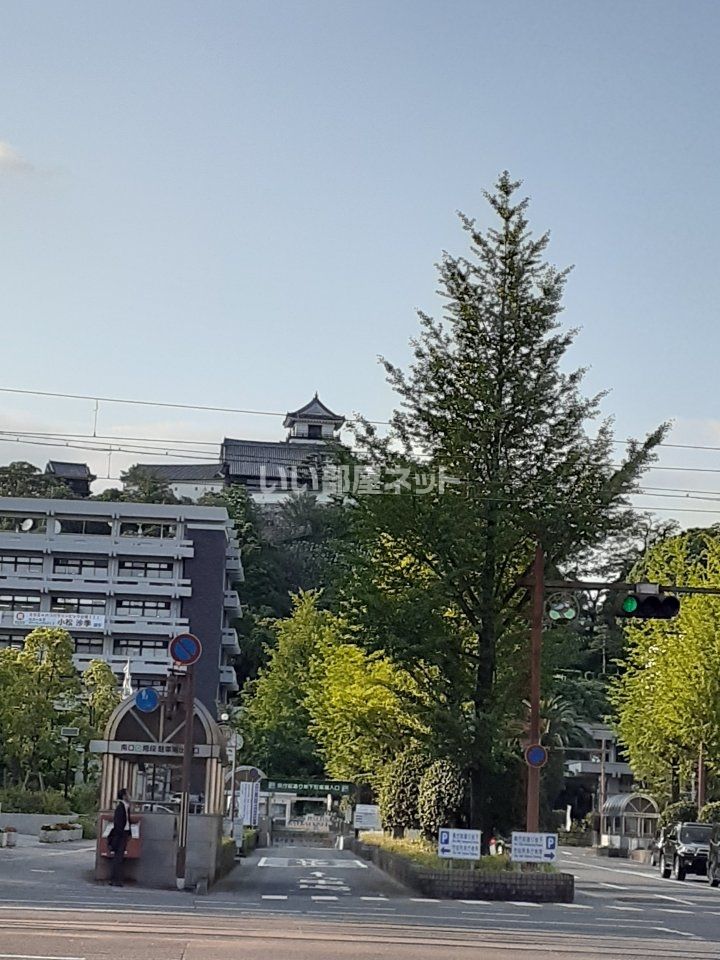 近くの施設まで2,075m（徒歩26分）