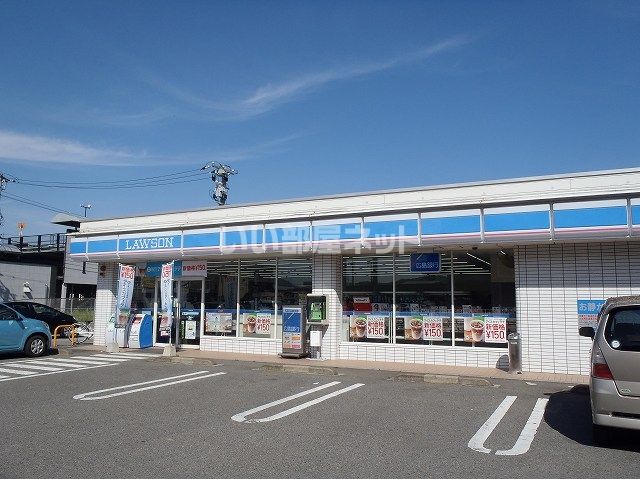 近くのコンビニまで1,099m（徒歩14分）