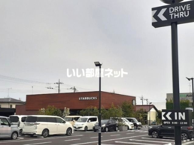 近くの飲食店まで807m（徒歩11分）