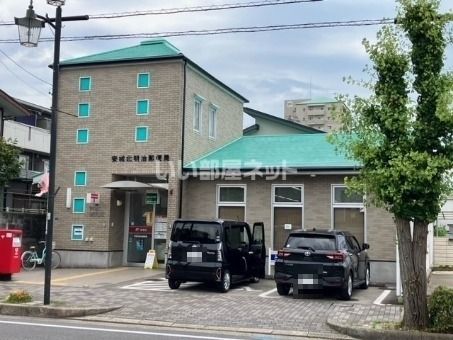 近くの郵便局まで831m（徒歩11分）