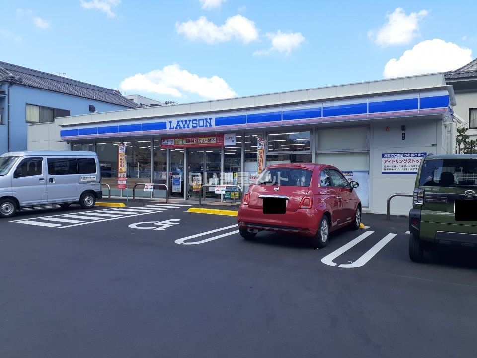 近くのコンビニまで109m（徒歩2分）
