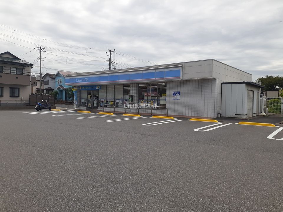 近くのコンビニまで504m（徒歩7分）
