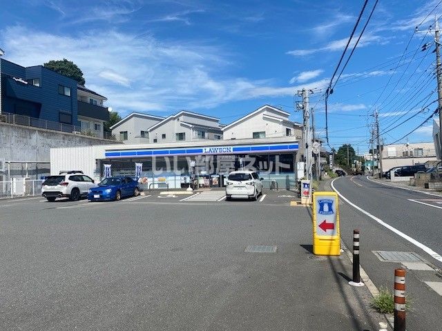 近くのコンビニまで1,078m（徒歩14分）