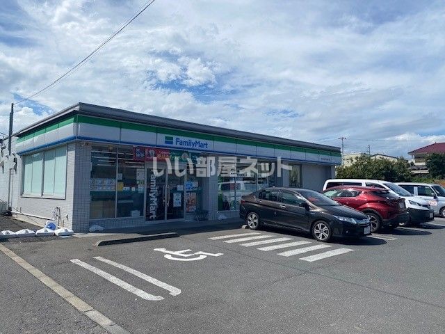 近くにファミリーマート所沢北野天神通り店あり