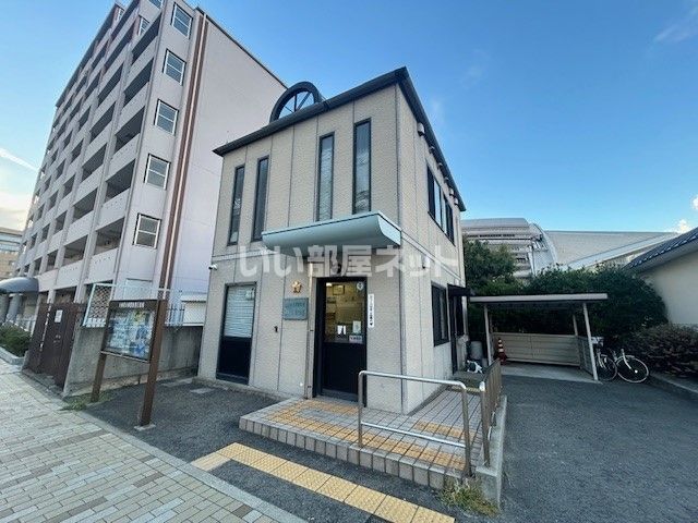 近くの警察署・交番まで527m（徒歩7分）