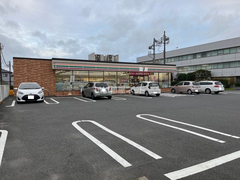 近くのセブンイレブン千葉園生町店まで988m（徒歩13分）