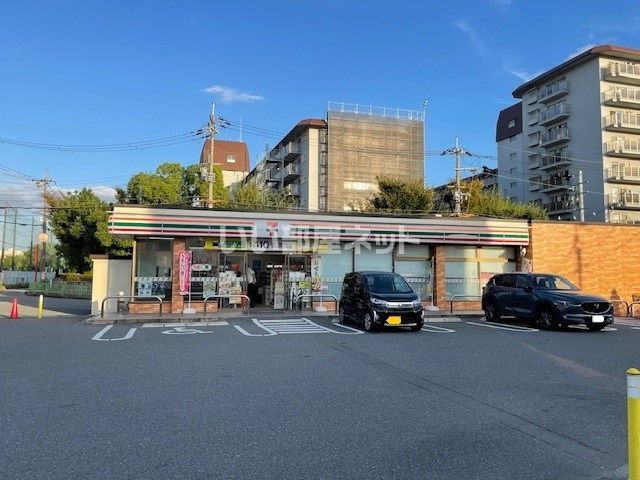 近くのコンビニまで331m（徒歩5分）